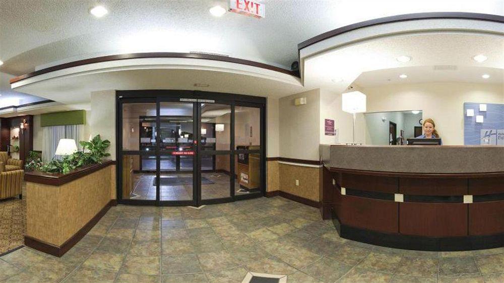 Comfort Inn & Suites Hutchinson Εξωτερικό φωτογραφία