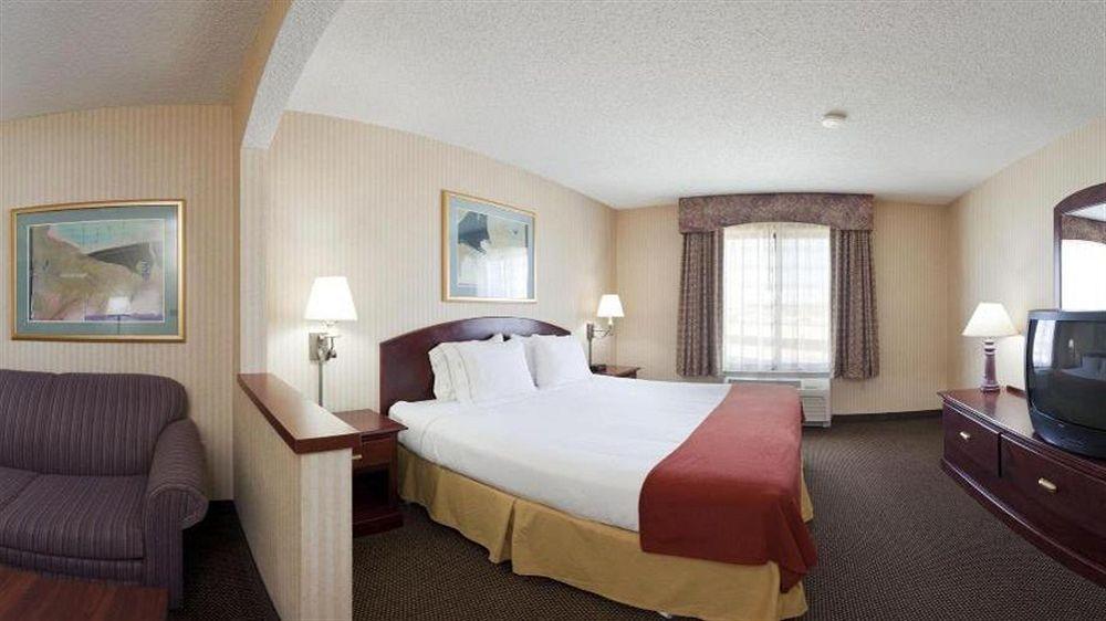 Comfort Inn & Suites Hutchinson Εξωτερικό φωτογραφία