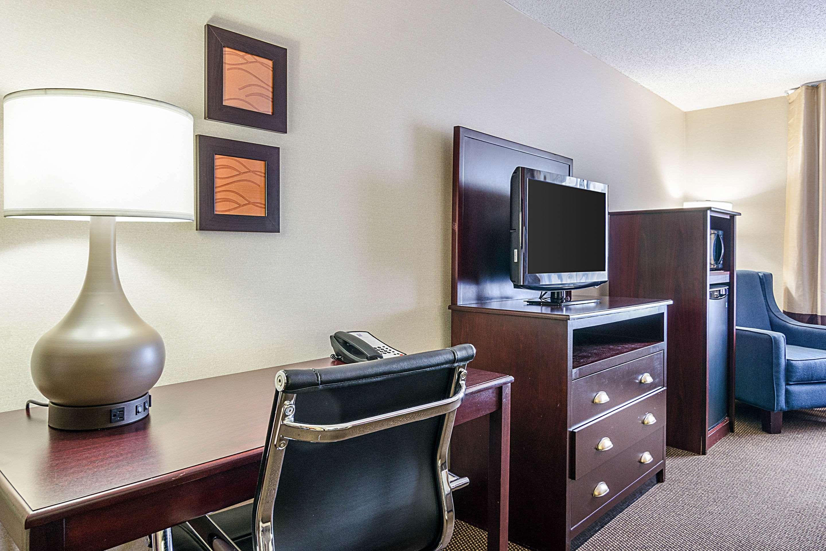 Comfort Inn & Suites Hutchinson Εξωτερικό φωτογραφία