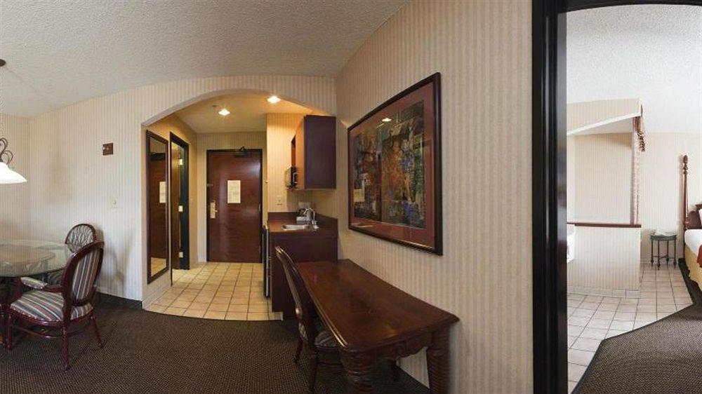 Comfort Inn & Suites Hutchinson Εξωτερικό φωτογραφία