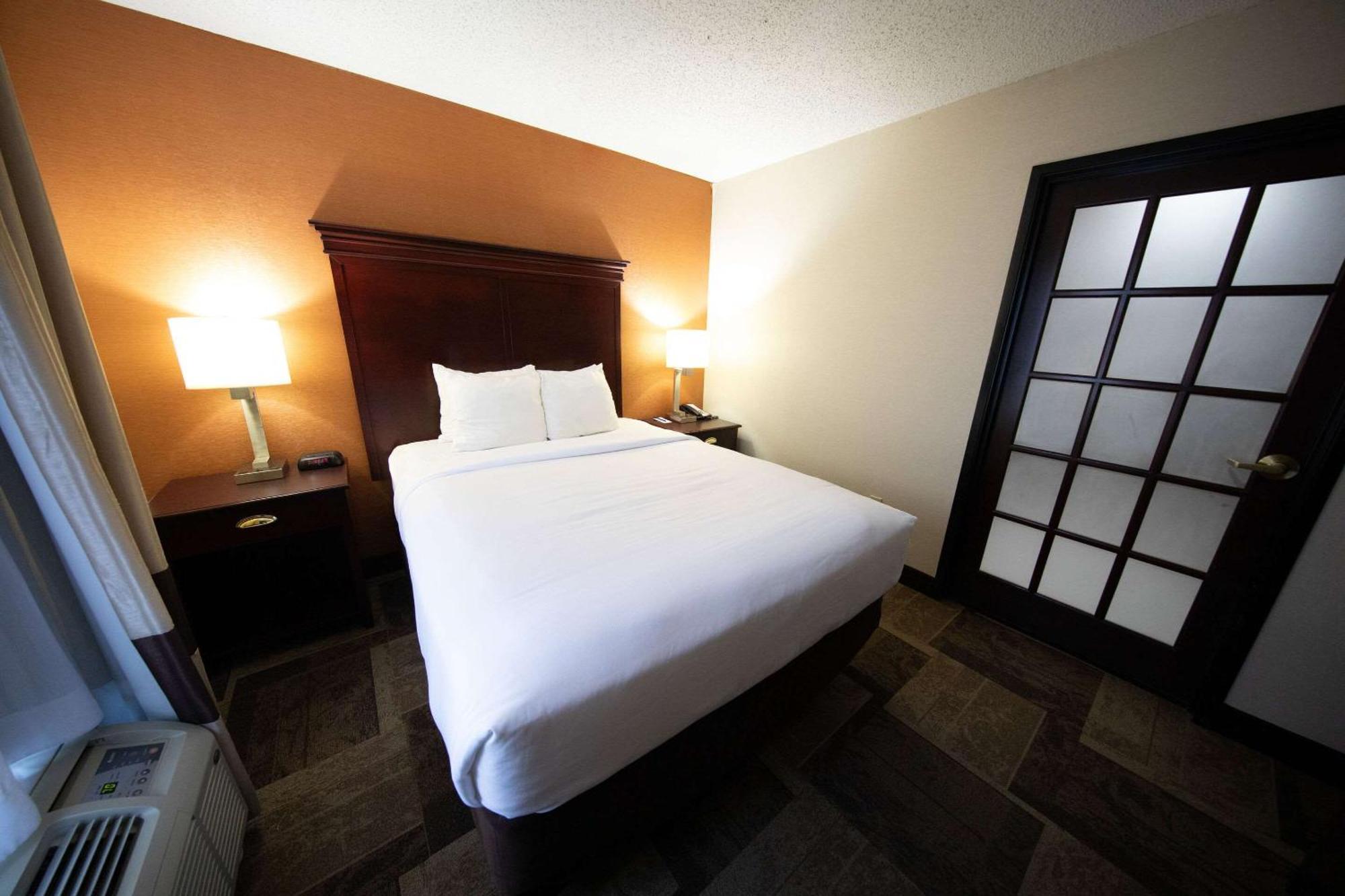 Comfort Inn & Suites Hutchinson Εξωτερικό φωτογραφία