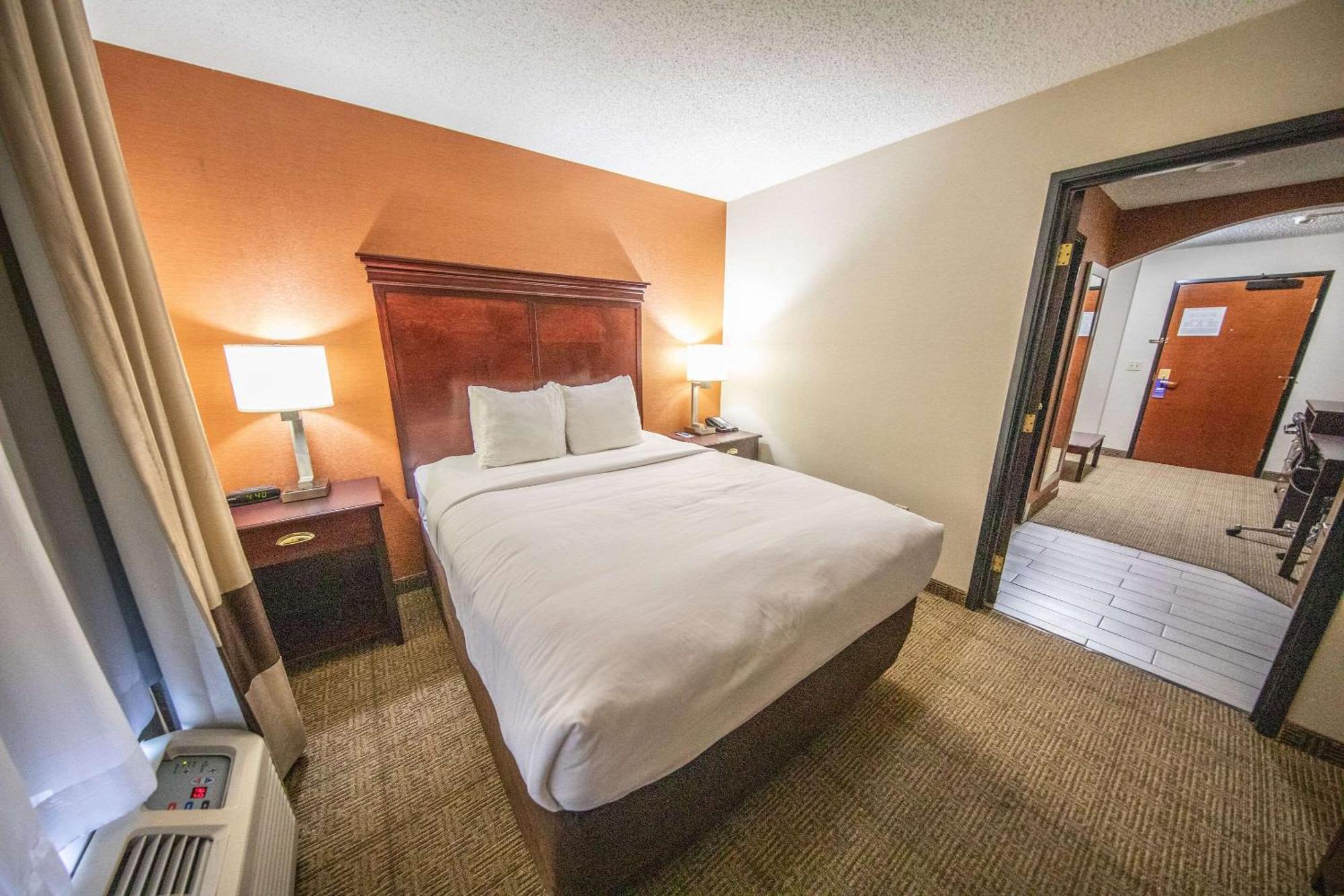 Comfort Inn & Suites Hutchinson Εξωτερικό φωτογραφία
