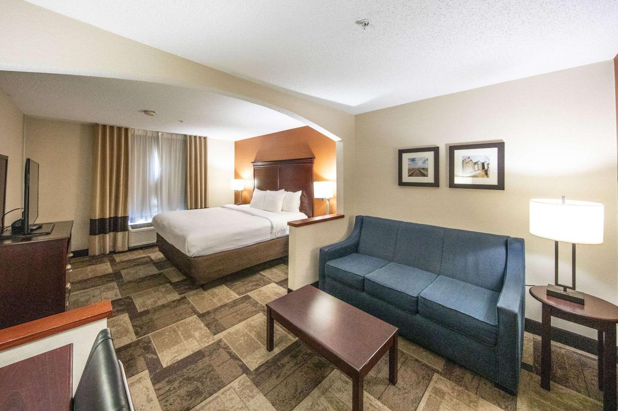 Comfort Inn & Suites Hutchinson Εξωτερικό φωτογραφία