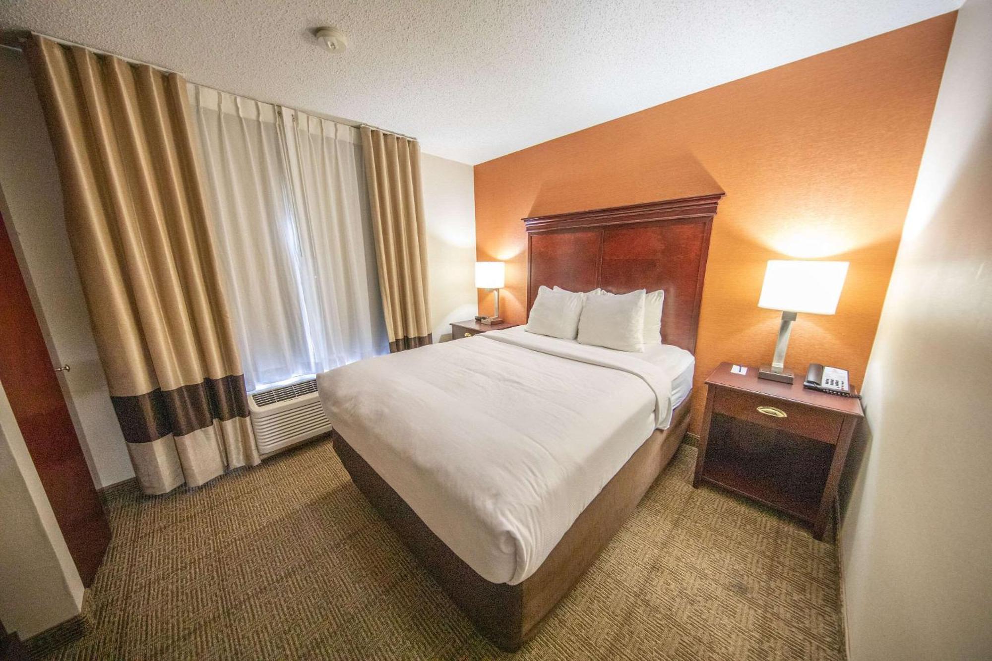 Comfort Inn & Suites Hutchinson Εξωτερικό φωτογραφία