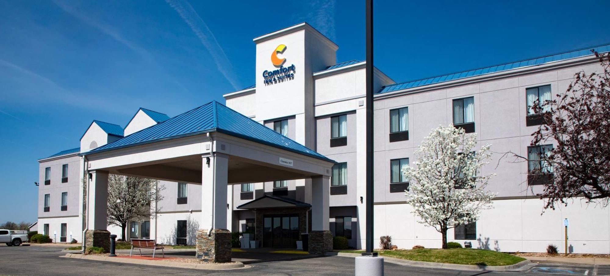 Comfort Inn & Suites Hutchinson Εξωτερικό φωτογραφία