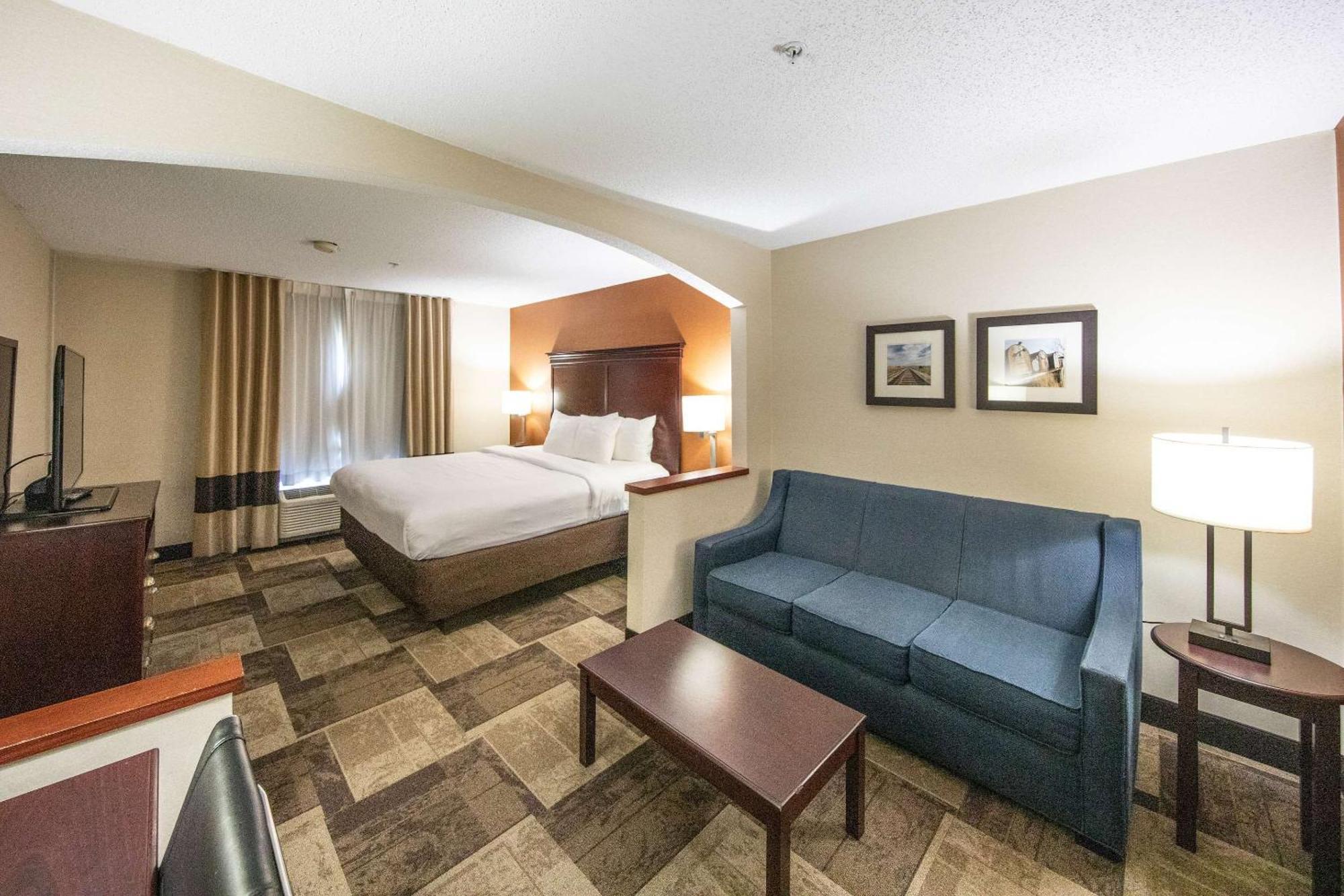 Comfort Inn & Suites Hutchinson Εξωτερικό φωτογραφία